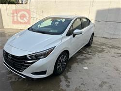 نيسان فيرسا